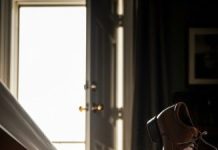 Upon arriving home, my neighbor waved me over: ‘There’s a man shouting in your house!’ ‘Impossible,’ I said. ‘It’s empty.’