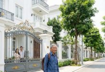 Bán đất hàng chục tỷ ở quê, ông Lâm giả nghèo lên thành phố thử lòng 2 đứa con, rồi lặng người trước hành động của con cả…