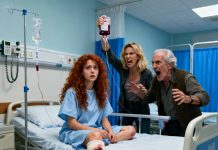 Después de que me hospitalizaran con ambas piernas destrozadas en un accidente de coche, mis padres irrumpieron en la habitación con el rostro tenso de ira. Sin siquiera preguntar cómo estaba, exigieron que asistiera a la boda de mi hermana. Mirándolos con incredulidad, dije: “No puedo moverme… mis piernas están rotas”. Pero mi padre replicó de inmediato, con su voz retumbando: “Deja de poner excusas. ¡Te arrastraré hasta allí si es necesario!”. El pánico me invadió y grité de miedo. Sin embargo, lo que mi madre hizo después fue aún más impactante de lo que jamás habría imaginado…