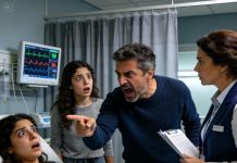 Me desperté destrozada en la sala de urgencias, con el sabor metálico de la sangre en la boca, y lo primero que escuché fue a mi padre diciendo con frialdad: “¿Te estás muriendo? Clare me necesita más.” Me dejó allí, sangrando sobre una camilla, mientras mi hermana sollozaba porque estaba a punto de perder una simple entrevista de trabajo. Pero cuando finalmente decidieron aparecer, creyendo que yo seguiría siendo la hija silenciosa y obediente… no esperaban ver a mi abogado entrando detrás de mí. Y mucho menos las palabras que pronuncié a continuación.