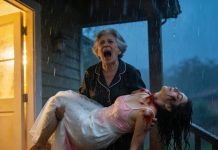 Los relámpagos iluminaron la noche justo cuando mi hija apareció tambaleándose frente a mí, como una sombra rota. Antes de que pudiera hablar, su voz se quebró: “Mamá… él me golpeó… dijo que, siendo él CEO ahora, merece una esposa ‘a su altura’.” Sentí que algo en mí, algo antiguo y feroz, despertaba. La abracé, la llevé adentro, la protegí como cuando era niña. Luego levanté el teléfono, cada dígito marcado con una calma que helaba. “Convoca al consejo de inmediato. Esto es una emergencia.” El imbécil que la echó a la tormenta no sabe —no puede ni imaginar— lo que una madre septuagenaria puede desatar cuando su hija llega llorando a su casa.