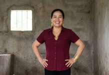 Tôi là Bà Lâm. Cả đời tôi nuôi lợn tiết kiệm được 20 tỷ nhưng đến lúc tóc bạc mới nhận ra thứ đáng sợ nhất không phải dịch bệnh hay thua lỗ, mà là lòng tham của chính máu mủ mình sinh ra. Ba đứa con trai diễn trước mặt tôi một vở kịch hoàn hảo: nước mắt, lời hứa, những cái ôm giả tạo… cao trào nhất là khi chúng đồng thanh đòi truất quyền của đứa con gái nuôi tôi thương nhất. Chúng đâu biết, đêm đó, tôi đã đổi ý. Và bản di chúc trong két sắt… không hề giống những gì chúng đang chờ đợi..