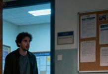 La escuela llamó diciendo que mi hija llevaba tres horas sin que nadie la recogiera. Les respondí, confundido: “No tengo hija. Tengo 28 años y estoy soltero”.