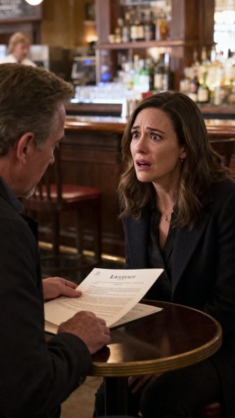 dreamina-2025-12-18-1998-Tạo ảnh theo mô tả với bối cảnh nhân vật...