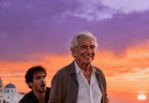 Vendí mi empresa tecnológica por 120 millones y llevé a toda la familia a Santorini para celebrar mis 65 años. Al atardecer, mi sobrino me pidió posar al borde del acantilado.