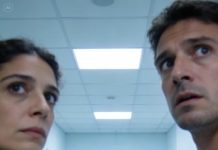 Llegué primero al hospital, pero el médico habló solo con mi hermano. “Su hermana puede esperar afuera”, dijo, como si yo no existiera.