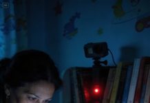 Mi suegra se mudó con nosotros diciendo que venía a “ayudar con su nieto”. Tres meses después, una noche, mi hijo me susurró con los ojos llenos de miedo: “Mamá, la abuela viene cuando duermo.”