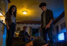 Mis padres me vieron dejar de respirar durante cuatro minutos completos, sin mover un dedo, porque mi gemelo insistía en que solo estaba fingiendo. Para cuando los médicos me trajeron de vuelta, los Servicios de Protección Infantil ya estaban involucrados, y lo que descubrieron no fue solo un momento aterrador… fueron años de negligencia que mis padres habían estado ocultando a plena luz del día.