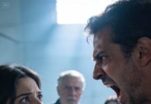 Mi esposo lanzó el resultado del ADN sobre la mesa y dijo frío: “No es mi hija.” Sentí que el aire desaparecía.