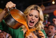 Cuando estaba embarazada de ocho meses, entré por error a la reunión universitaria de mi hermana. Sus amigos se burlaron de mi vientre.