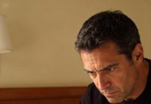 Mi esposa me pidió el divorcio por correo electrónico mientras yo estaba desplegado en el extranjero. Sin una llamada. Sin explicación.