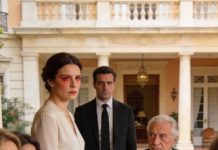 Mi padre organizó una cena lujosa y dejó algo muy claro: mi esposa no era bienvenida. Dijo que “no estaba a nuestro nivel”. Sonreí, no discutí.