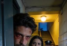 Mi hijo se olvidó de colgar y escuché su voz, fría, segura: “Ella es una carga”. Me quedé en silencio, como si no hubiera oído nada. Sonreí, incluso.