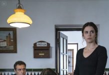 “Deja la llave… y no vuelvas”, dijo mi padre en plena cena, como si me estuviera despidiendo de un hotel. Mi madre solo me miró y asintió, sin una lágrima. “Esta casa nunca fue tuya”.