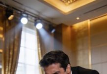 En mi fiesta de ascenso, con la música alta y las copas brillando, mi esposo me golpeó de repente y me hundió la cabeza como si yo fuera basura. Todo se quedó borroso: risas cortadas, silencio, miradas que se desviaban.