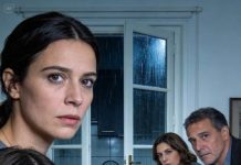 En Acción de Gracias había nueve puestos para diez personas. Lo vi y ya me olía a veneno. Mi padre señaló a mi hija de 12 años y dijo: “Tú comes en la cocina. Solo adultos en esta mesa”.