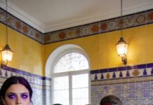 En nuestra cena de aniversario número 10, me paré frente a todos con el ojo morado y la sonrisa rota. El restaurante quedó en silencio. Mi esposo, orgulloso, levantó la copa y dijo: “Fueron mis hermanas… por fin le enseñaron respeto”.