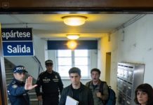 “Disfruta un tiempo para ti”, dijo mi hijo con una sonrisa rara, demasiado estirada, y me regaló un viaje soñado. Yo, emocionada, subí al bus con la maleta temblándome en las manos… hasta que una voz me cortó la respiración.