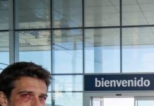 Mi suegra robó nuestra tarjeta y gastó 50.000 dólares en un crucero. Yo temblaba de rabia… hasta que mi esposo me miró pálido y susurró: “Esa era la tarjeta de mi padre… el que murió”.