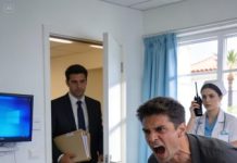 Aún tenía la piel pegajosa por el sudor del parto cuando vi su sombra en la puerta. Mi esposo no trajo flores, ni lágrimas… trajo papeles. Me los estampó en la cara y gritó: “¡Estoy harto de esta pobreza!”.