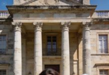 Me echó de casa con 99 dólares en el bolsillo y una frase que me quemó la piel: “Me equivoqué al traerte al mundo. Eres un fracasado”. No respondí. Solo caminé sin mirar atrás, tragándome el orgullo con lágrimas secas.