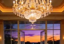 En la fiesta de graduación de medicina de mi prometido en Miami—pagada con mis $900 al mes y $6,000 por trimestre—él le dijo a seguridad: “Ella no pertenece aquí.” Sentí el golpe en el estómago.