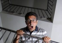 Mi esposo dejó a nuestra hija de 3 años sola en el balcón y se fue a jugar golf. “La discipliné, jaja”, dijo por teléfono, como si fuera una broma. Yo corrí a casa con el corazón en la garganta.