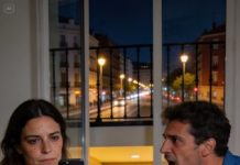 Su amante me escribió por DM con sus fotos y una frase venenosa: “Te deja… y se lleva el dinero.” Sonreí. Para cuando ella apretó “enviar”, yo ya había vaciado cada cuenta a su nombre y bloqueado sus tarjetas.