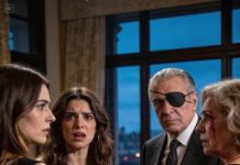 Mi madre me obligó a casarme con un millonario ciego, envuelta en el vestido de mi propia hermana, mientras el miedo me ahogaba y cada latido parecía gritar que todo estaba mal. Yo creía que aquel engaño se derrumbaría en cuanto él pronunciara una sola palabra, porque sabía, desde el primer instante, que yo no era ella… y aun así, contra toda lógica, decidió dejarme quedarme a su lado.