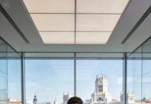 Mi hermanastra hizo todo lo posible para borrarme de la despedida de nuestro padre rico. Me prohibió entrar a su funeral, me humilló delante de familiares y actuó como si yo nunca hubiera formado parte de esa familia.