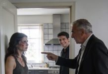 Después de la muerte de mi madre, pensé que lo peor ya había pasado. Estaba equivocada. Mi padrastro no tardó en mostrar su verdadero rostro: quería que firmara la cesión de la herencia como si yo no fuera más que un obstáculo incómodo.