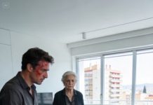 Cambié los datos de mi cuenta y pedí que mi pensión llegara a una tarjeta nueva, sin decirle nada a nadie. Cuando regresé a casa, mi hija y mi yerno ya me estaban esperando, con los rostros desencajados y una furia que no intentaban ocultar.