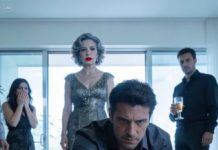 Era mi fiesta de cumpleaños. Todos sonreían, las copas brillaban, la música llenaba la casa… hasta que vi a mi suegra inclinarse hacia mi esposo y susurrarle algo al oído. No escuché las palabras, pero sí vi cómo algo oscuro le atravesó la mirada.