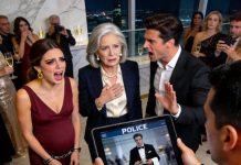 Mi nuera me escribió: “Tomé prestado tu anillo para la fiesta.” Llamé a mi abogado para denunciar el robo del anillo de diamante rosa de 3 millones… ¡y una hora después la policía irrumpió en su fiesta!