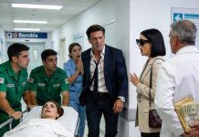 Aquella mañana había perdido a su esposa. Al llegar al hospital, una enfermera le susurró: “Escóndase en la esquina y observe”. Lo que vio un minuto después lo paralizó.