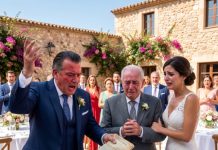 En mi boda, mi abuelo me dio una vieja libreta de ahorros. Mi padre la tiró al hielo gritando que era basura. Huí al banco de inmediato y la cajera se puso pálida: “Señora, no se mueva”.