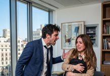 En mi divorcio no pedí la casa ni su dinero. Solo exigí llevarme a mi suegra y él me pagó para deshacerse de ella. Dos años después descubrí por qué.