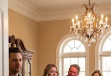 After ten years of taking care of my parents, my dad gave the entire family estate to my sister, who only returned a week ago. I dropped the house keys and left a sealed letter on the table. But when she opened it, her scream shook the whole house.