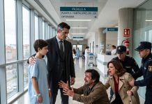 A mis 14 años, mi madrastra me culpó de algo atroz y mi padre le creyó. Me abandonó en el hospital diciendo que habíamos terminado. Dos horas después, la enfermera vio quién vino a buscarme y empezó a temblar.