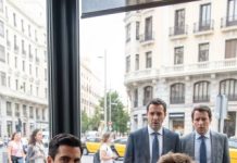 “Estás despedido”, me gritó el arrogante CEO mientras rompía mi comisión de 90K tras un mes récord. Invertí once años construyendo su imperio. Dos días después, mi cláusula secreta se activó, el pánico se apoderó de ellos y la empresa colapsó por completo.